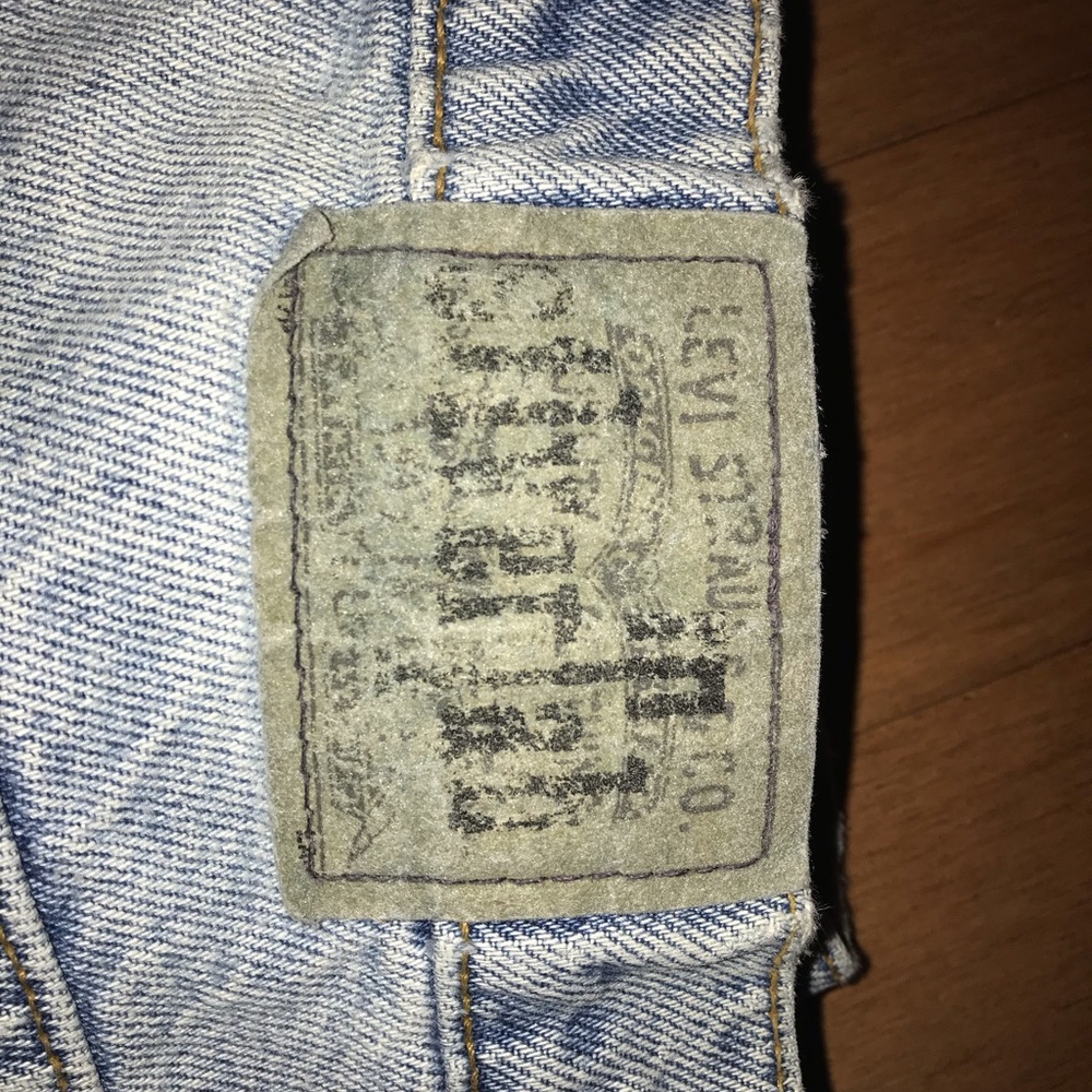 Levis size 5/6 short Guy’s Fit - Picture 2 of 6